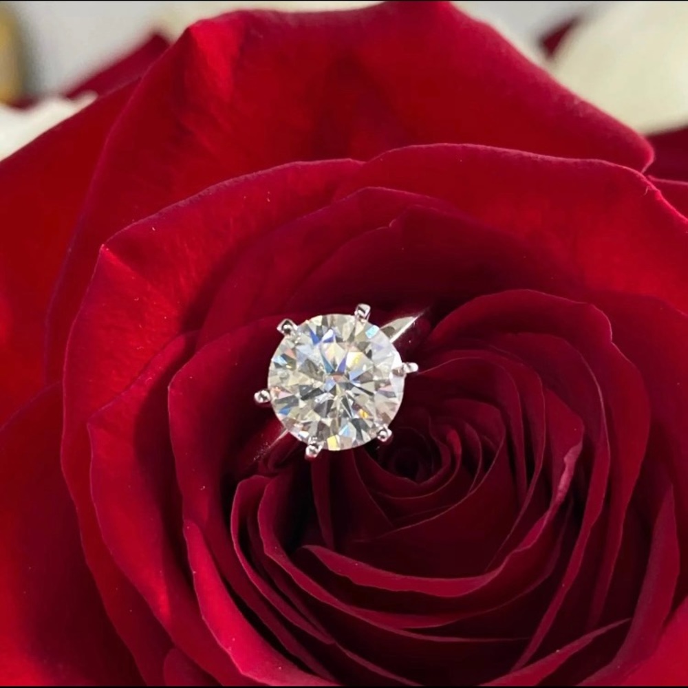 1 CT Moissanite Diamond Engagement Ring